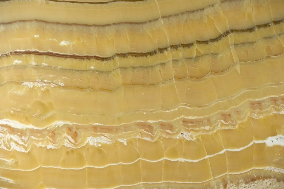 Alabastro Egiziano mármol, superficie de losa – Marmi di Carrara – dorado, beige (1)