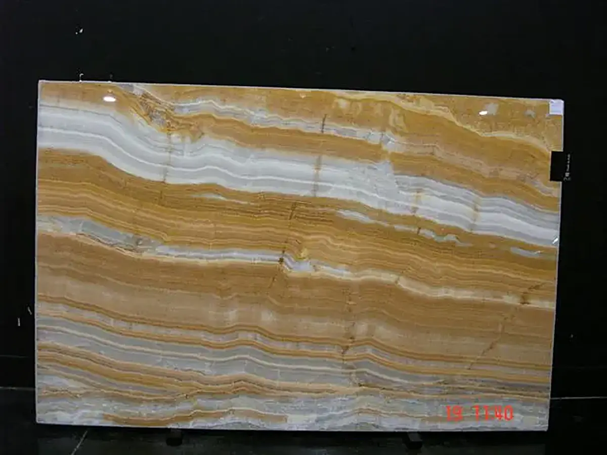 Aqua Brown Onyx onyx, surface de dalle – Marmi di Carrara – gris, noir (1)