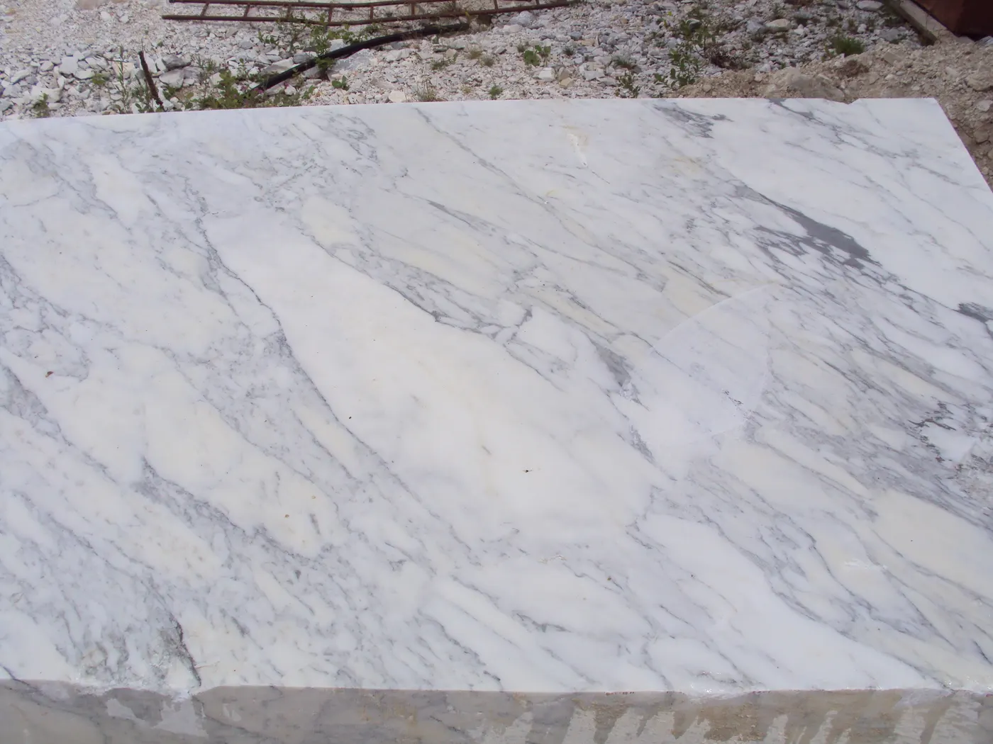 Arabescato marble slab surface – Marmi di Carrara – light grey, grey (11)