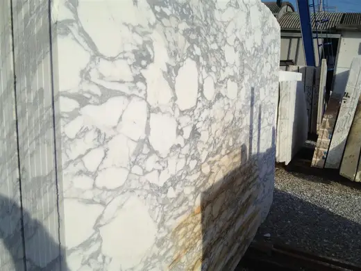 Arabescato marmo, superficie di lastra – Marmi di Carrara – avorio, grigio chiaro (14)