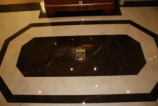 Arabescato marmo, superficie di lastra – Marmi di Carrara – nero, oro (46)