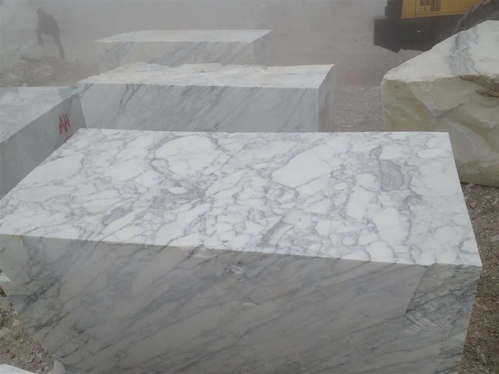 Arabescato Marmor, Steinbruchblock – Marmi di Carrara – grau, hellgrau (59)