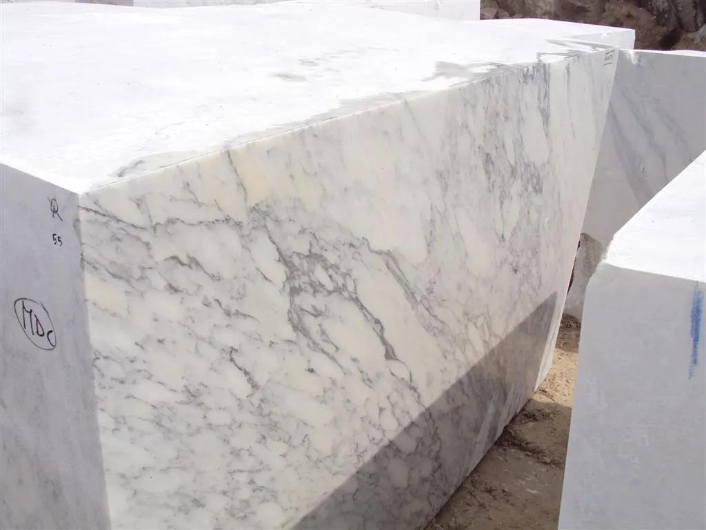 Arabescato Corchia marbre, vue de carrière – Marmi di Carrara – gris clair, blanc (18)