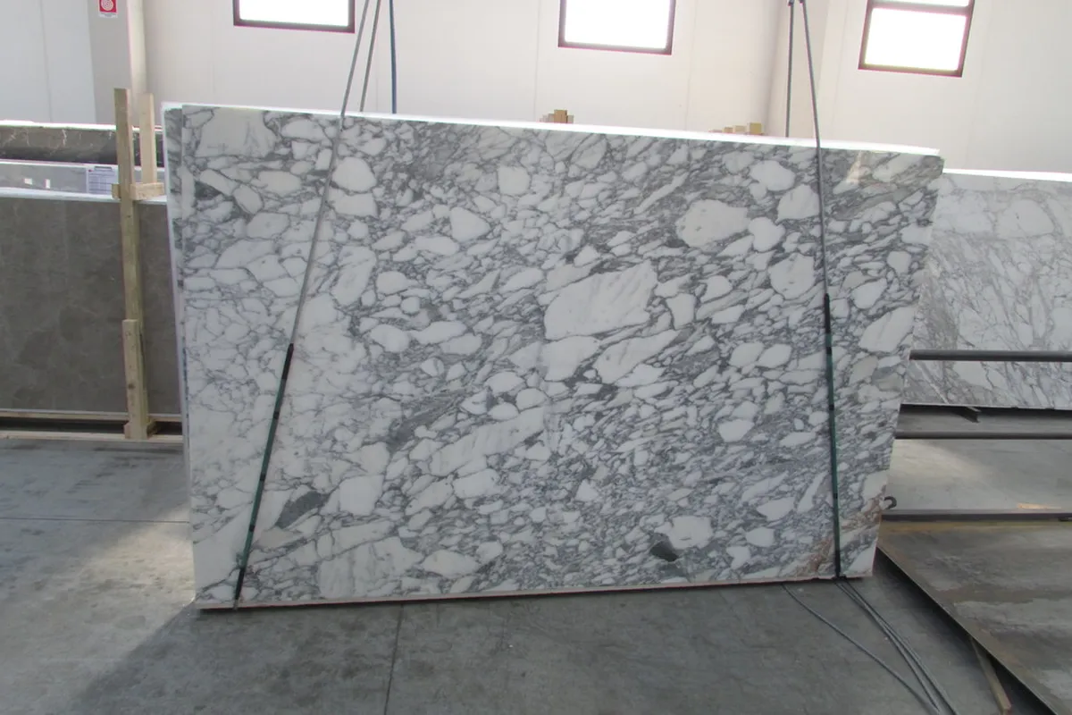 Arabescato Corchia mármol, superficie de losa – Marmi di Carrara – gris, antracita (24)