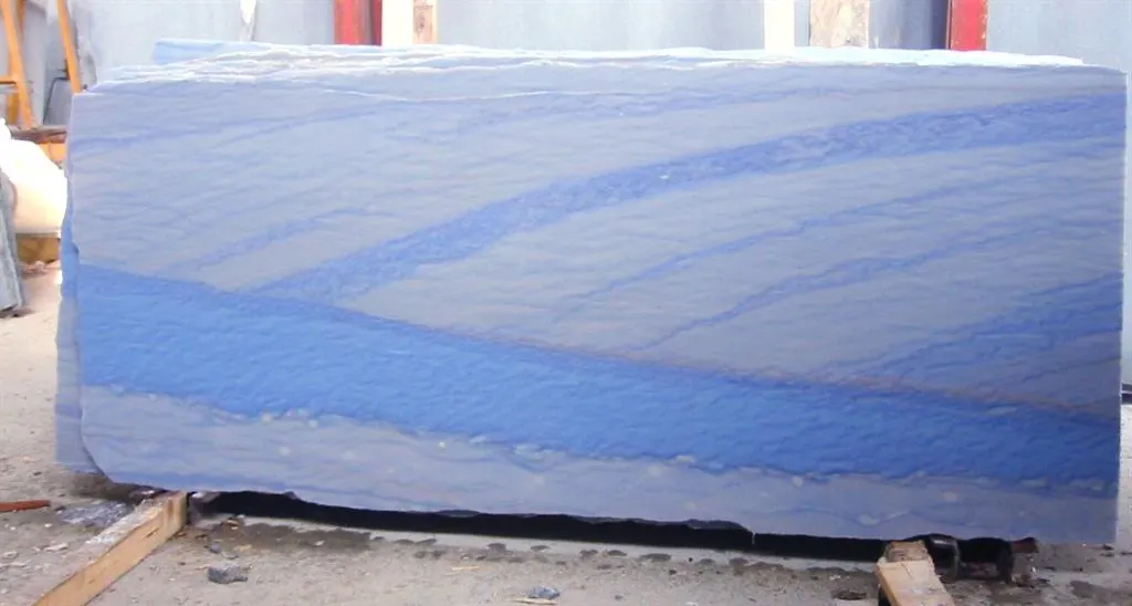 Azul Macaúbas Quarzit, Plattenoberfläche – Marmi di Carrara – hellgrau, grau (35)