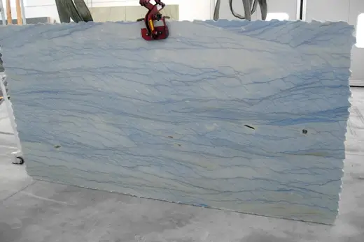 Azul Macaúbas кварцит, поверхность плиты – Marmi di Carrara – серый, светло-серый (7)