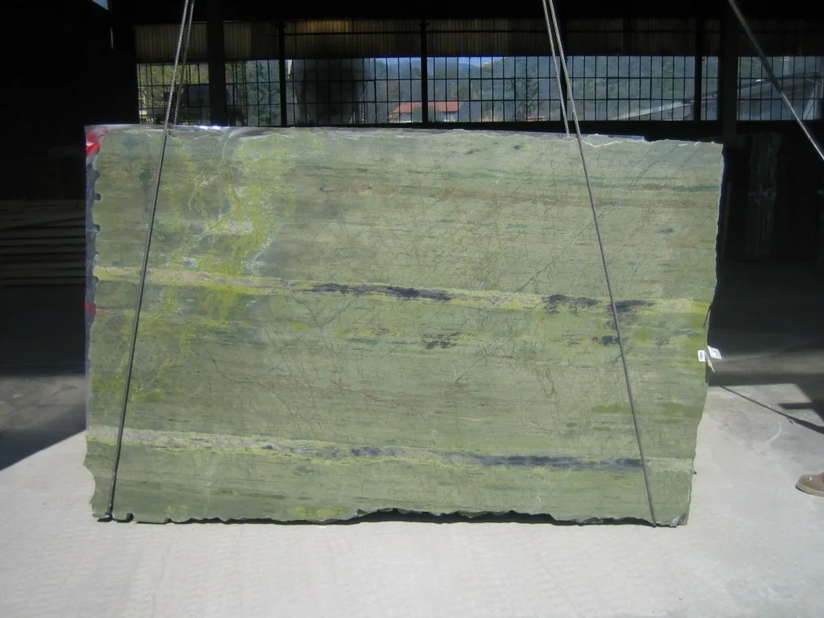 Bamboo Green Marmor, Plattenoberfläche – Marmi di Carrara – grau, schwarz (2)