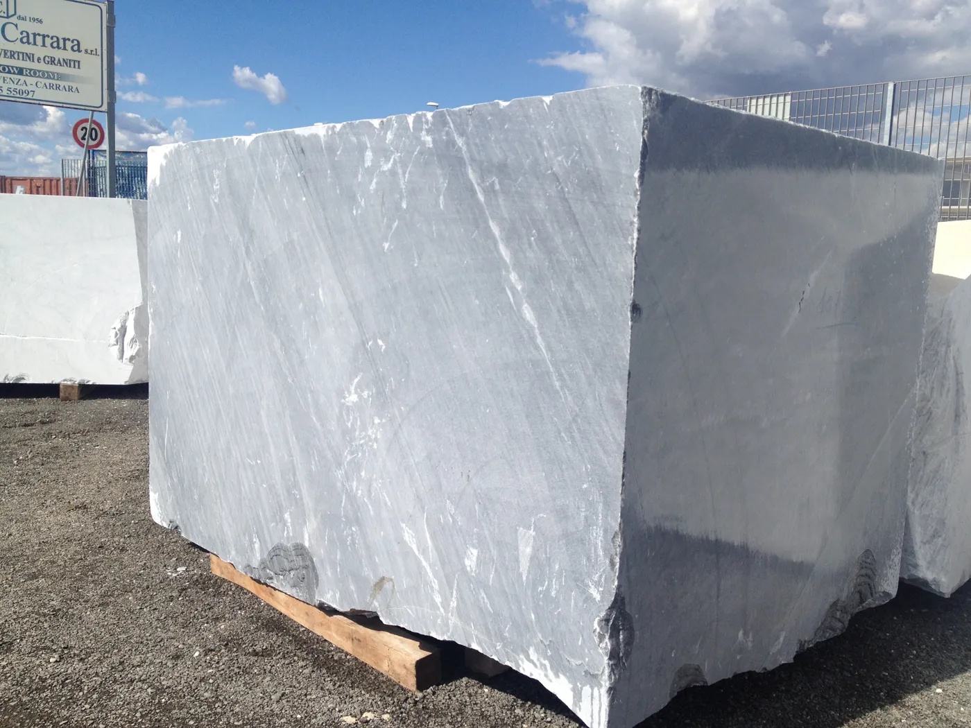 Bardiglio Imperiale marble quarry block – Marmi di Carrara – grey, ivory (9)