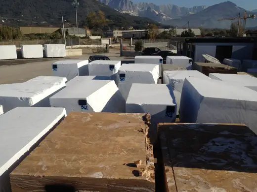 Bianco Carrara marble slab surface – Marmi di Carrara – grey, black (32)