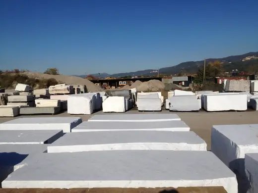 Bianco Carrara marble slab surface – Marmi di Carrara – blue, light grey (33)