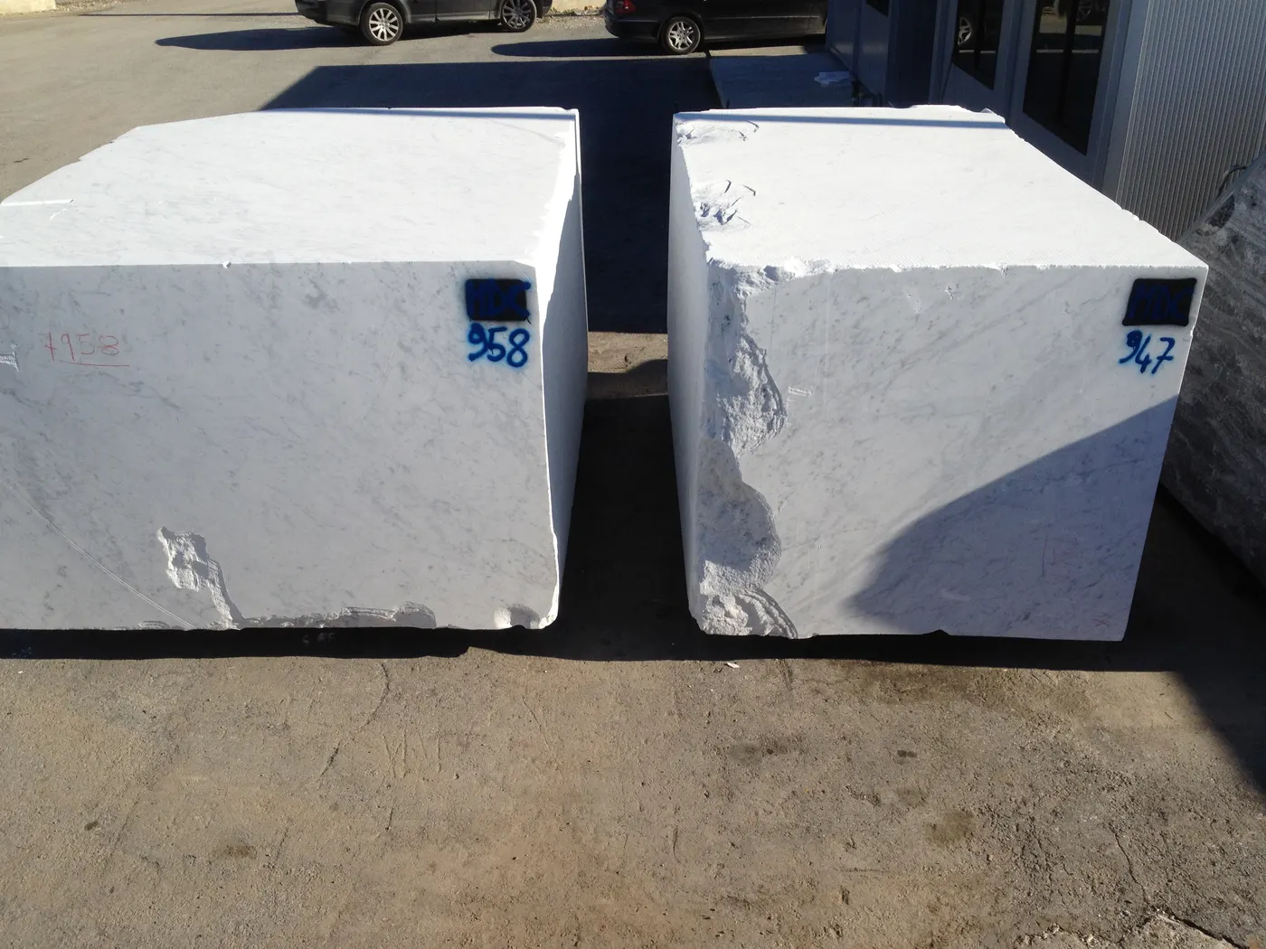 Bianco Carrara мрамор, поверхность плиты – Marmi di Carrara – серый, чёрный (34)