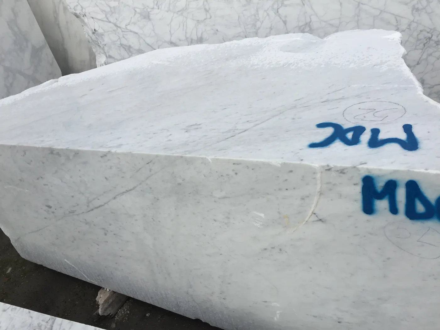 Bianco Carrara mármol, superficie de losa – Marmi di Carrara – gris claro, marfil (77)