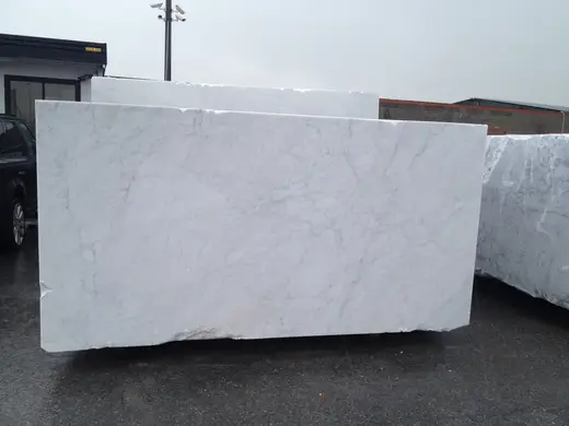 Bianco Carrara C marble quarry block – Marmi di Carrara – light grey, charcoal (31)