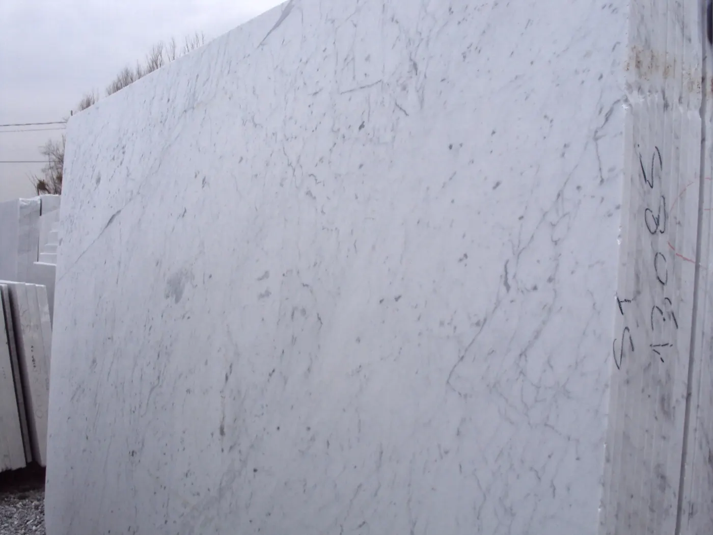 Bianco Carrara C marmo, superficie di lastra – Marmi di Carrara – grigio chiaro, grigio (51)