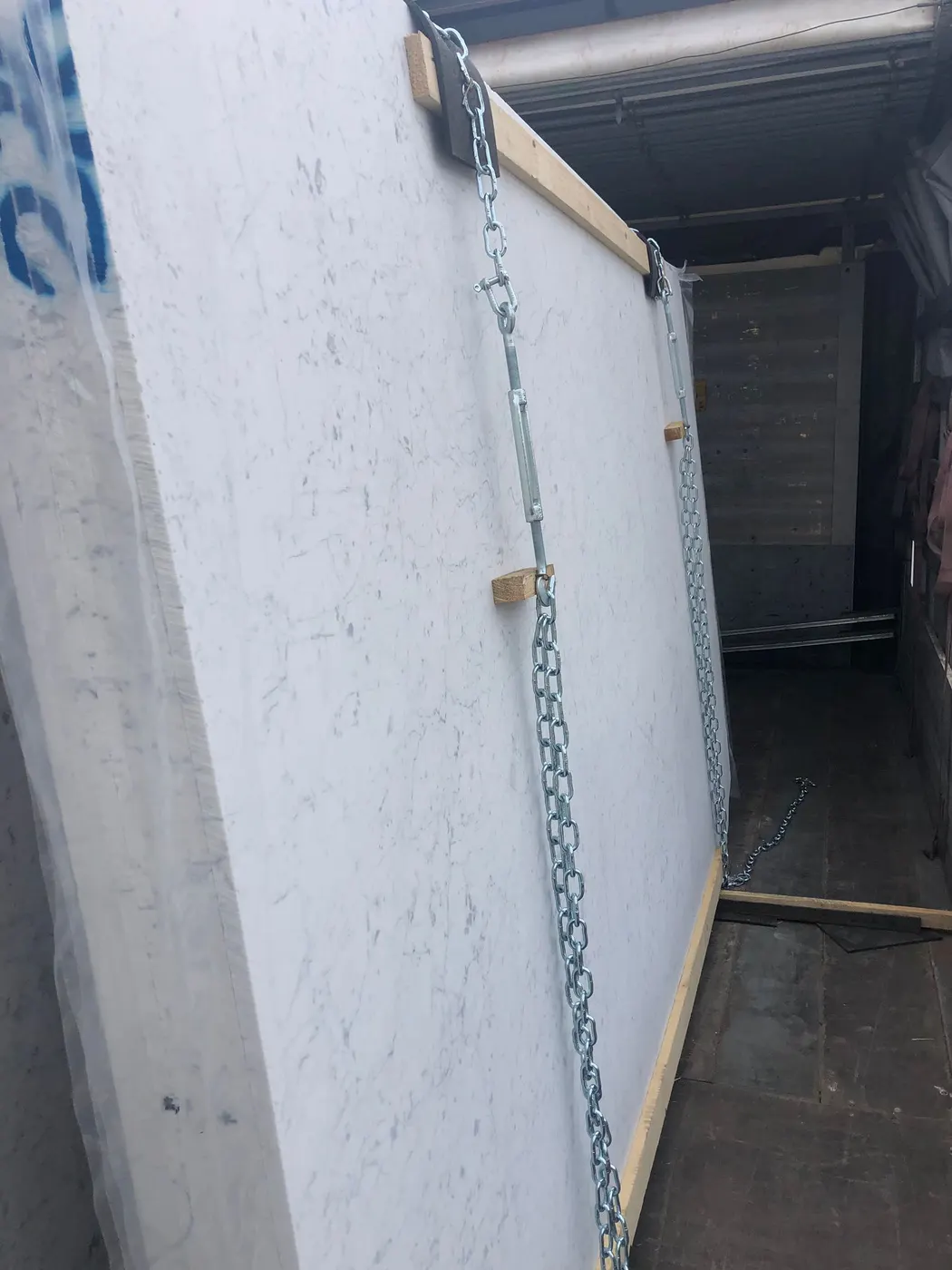 Bianco Carrara C marmo, dettaglio di superficie – Marmi di Carrara – grigio chiaro, nero (72)