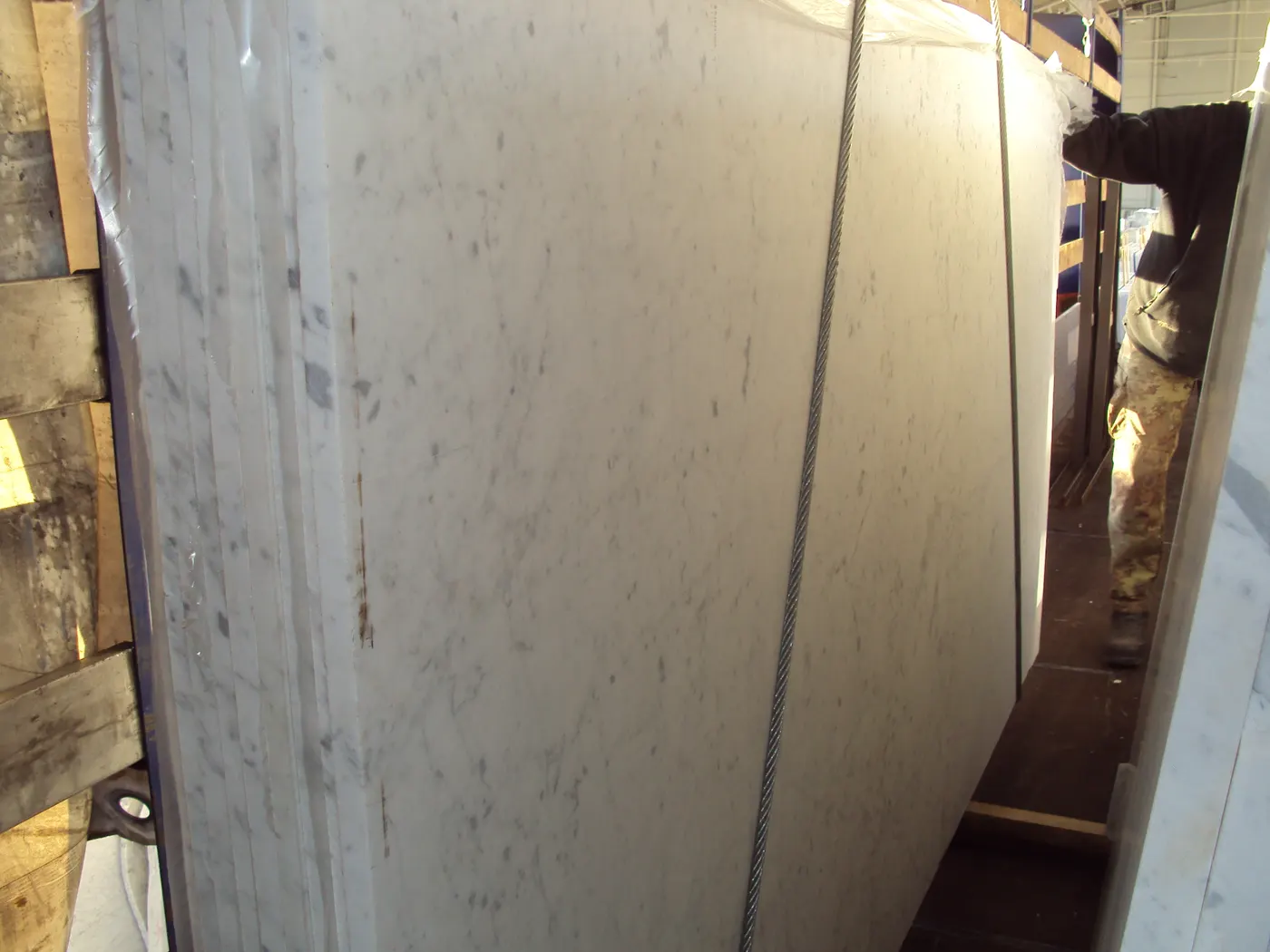 Bianco Carrara C mármol, superficie de losa – Marmi di Carrara – gris, beige (79)