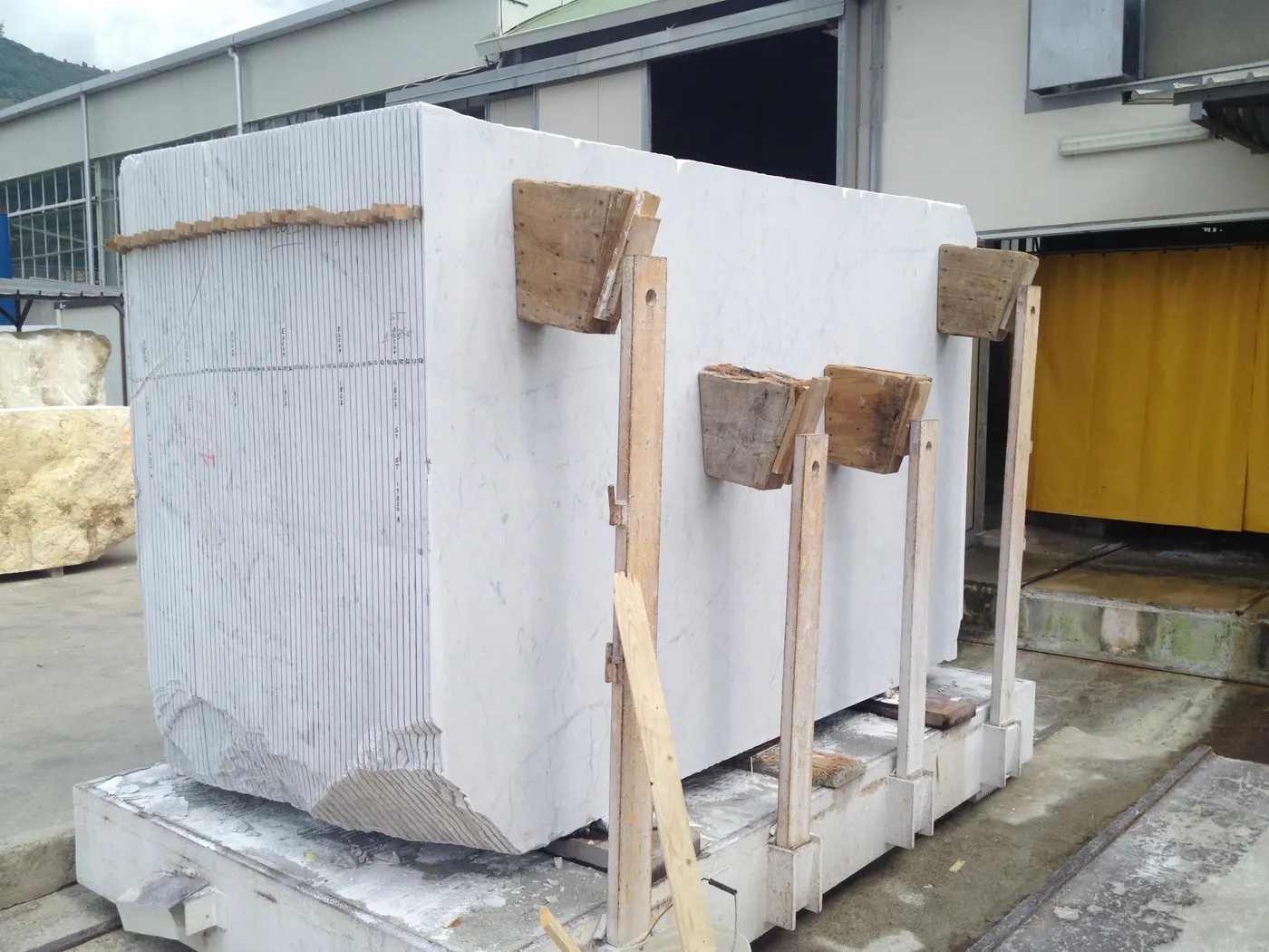 Bianco Carrara C mármol, superficie de losa – Marmi di Carrara – gris claro, gris (9)