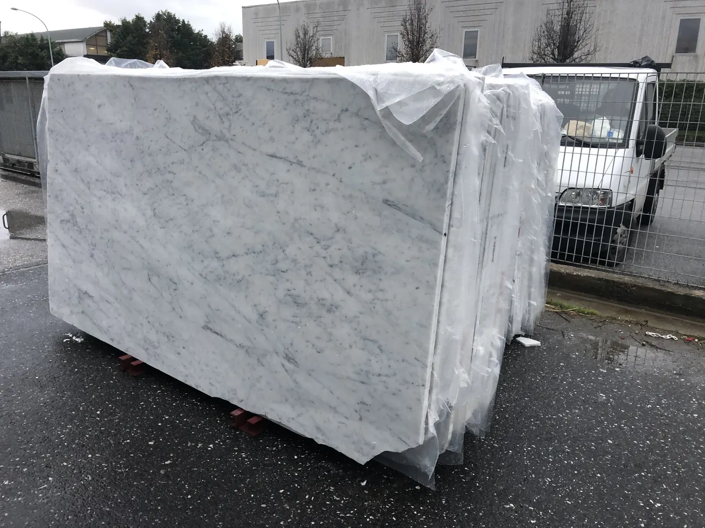 Bianco Carrara CD marble slab surface – Marmi di Carrara – grey, light grey (1)