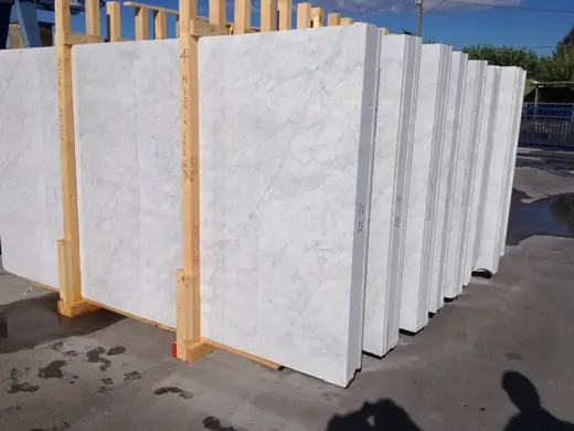 Bianco Carrara CD mármol, superficie de losa – Marmi di Carrara – gris claro, antracita (2)