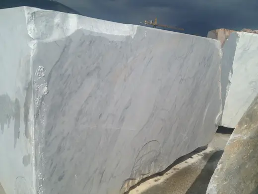 Bianco Carrara CD marble quarry block – Marmi di Carrara – light grey, grey (25)