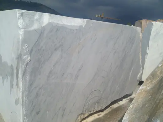 Bianco Carrara CD marble quarry block – Marmi di Carrara – light grey, grey (26)