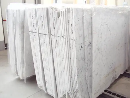 Bianco Carrara CD marble slab surface – Marmi di Carrara – ivory, light grey (36)