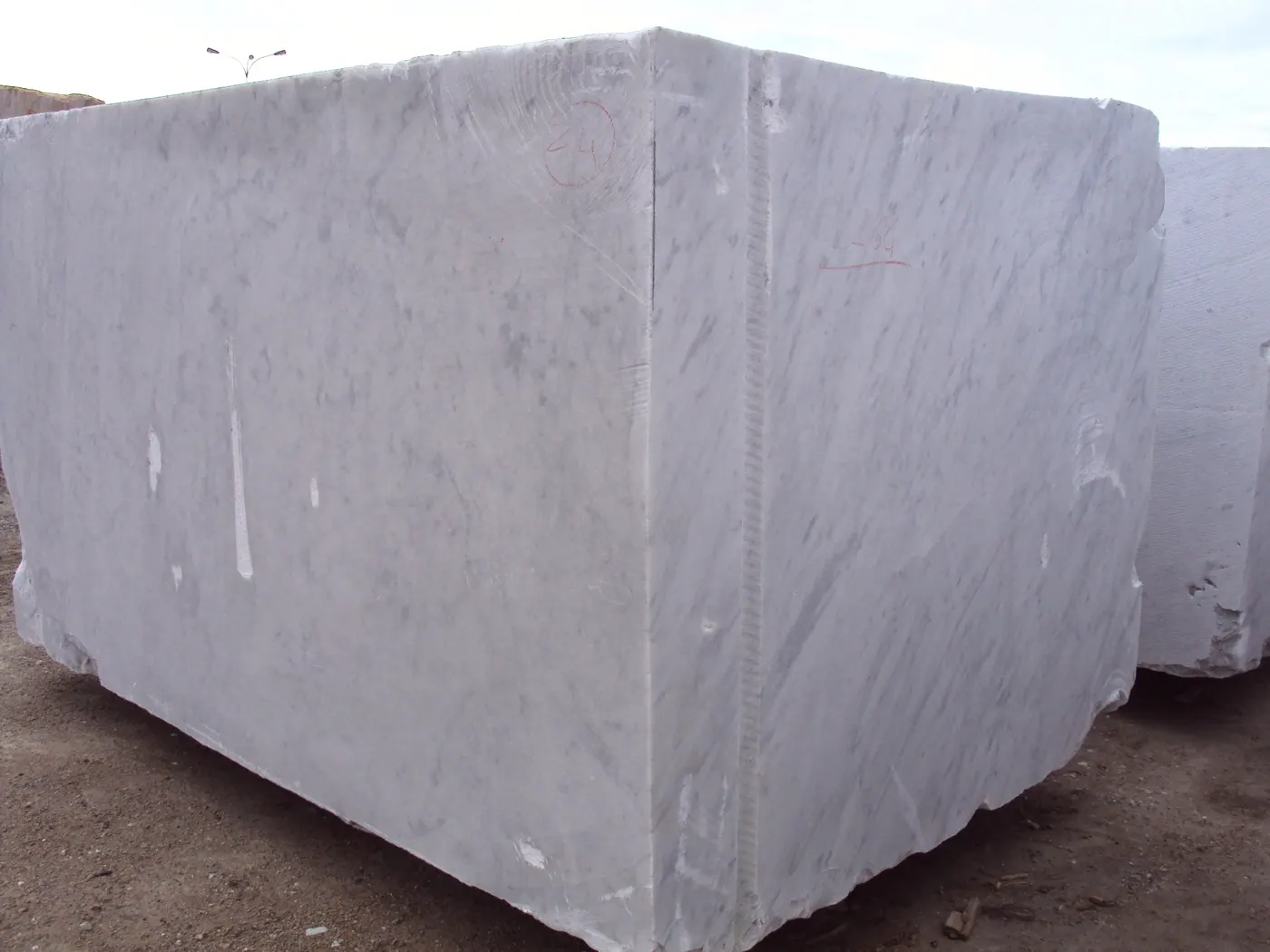 Bianco Carrara CD marmo, blocco di cava – Marmi di Carrara – grigio chiaro, grigio (38)