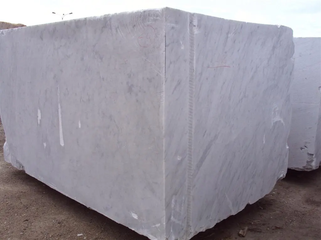 Bianco Carrara CD мрамор, карьерный блок – Marmi di Carrara – светло-серый, серый (51)
