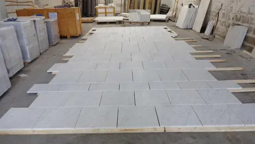 Bianco Carrara CD marble tiles – Marmi di Carrara – light grey, green (55)