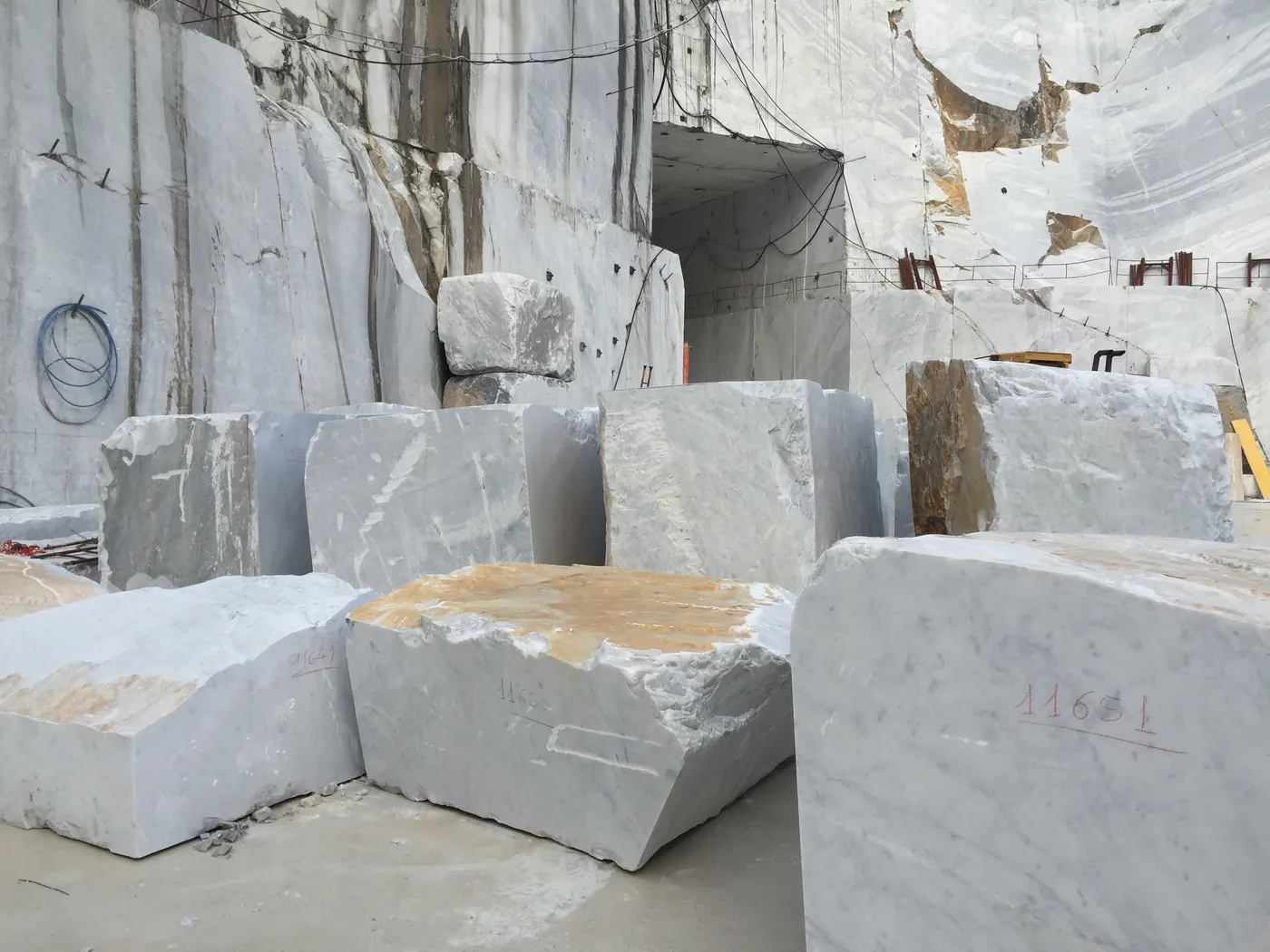 Bianco Gioia marmo, veduta di cava – Marmi di Carrara – grigio chiaro, grigio (13)
