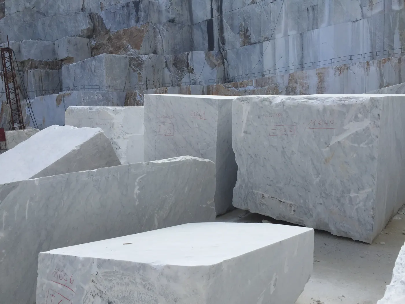 Bianco Gioia marbre, vue de carrière – Marmi di Carrara – gris, gris clair (20)