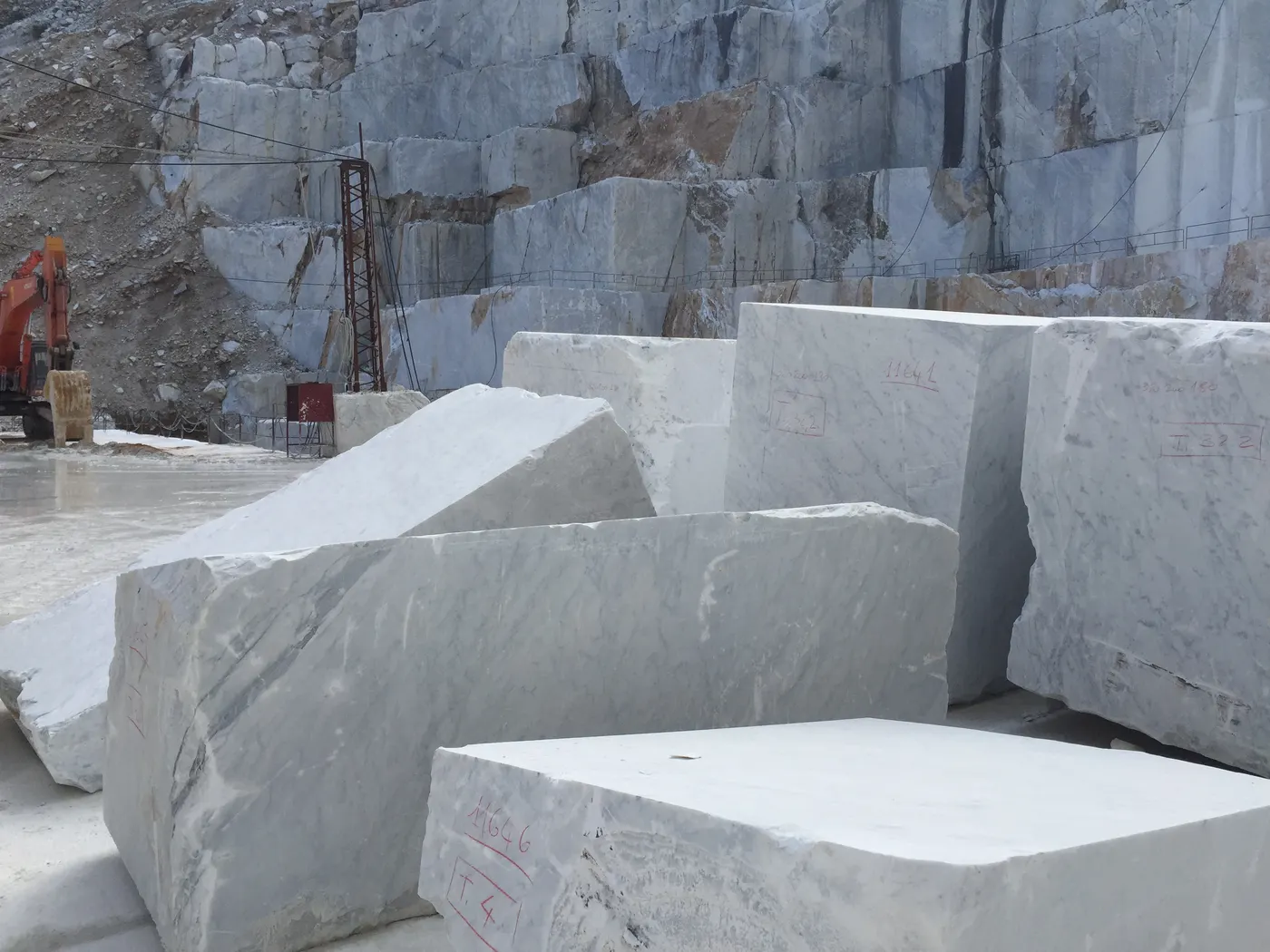 Bianco Gioia marble quarry view – Marmi di Carrara – grey, green (21)