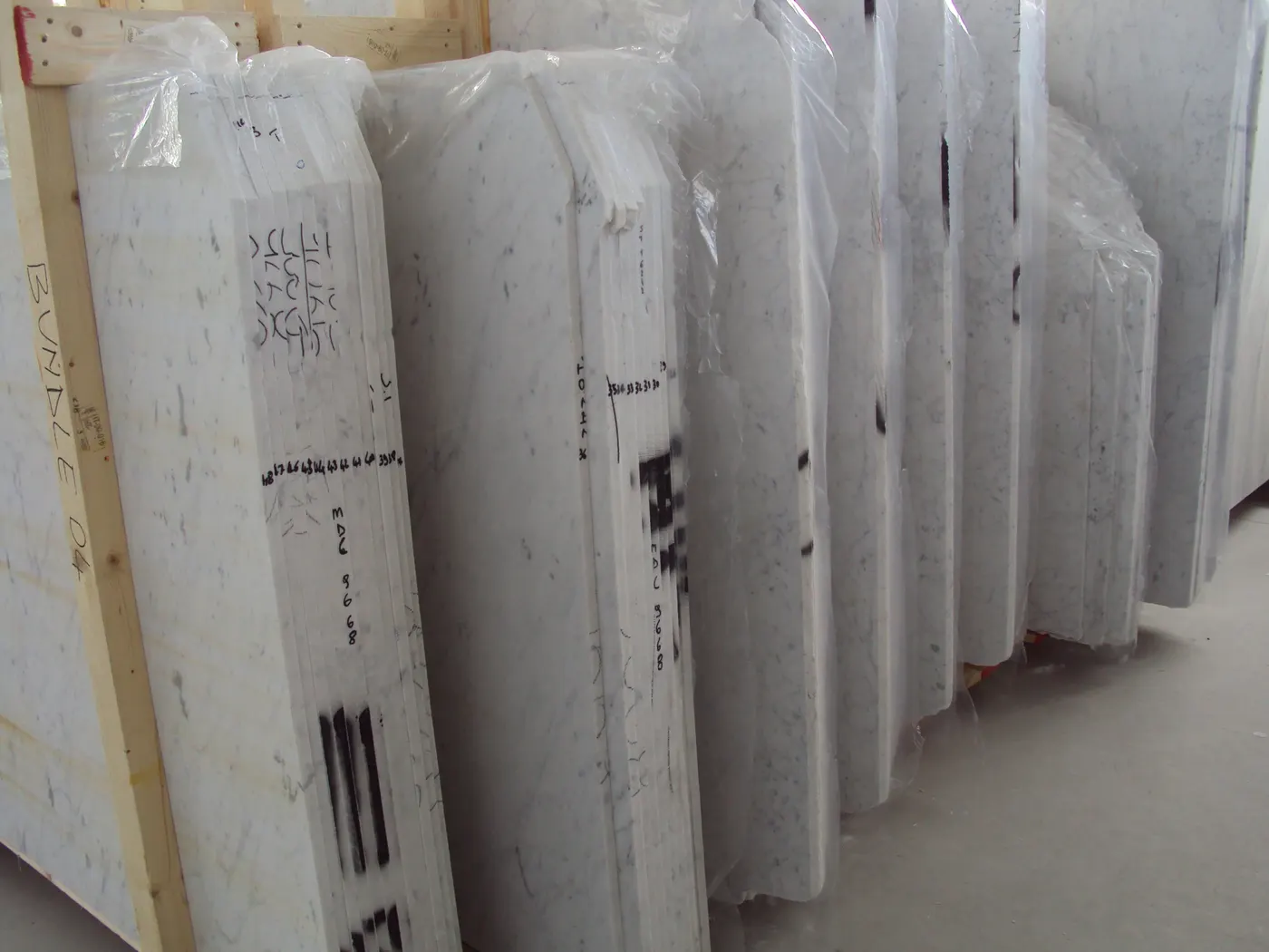 Bianco Gioia marbre, surface de dalle – Marmi di Carrara – gris, anthracite (40)