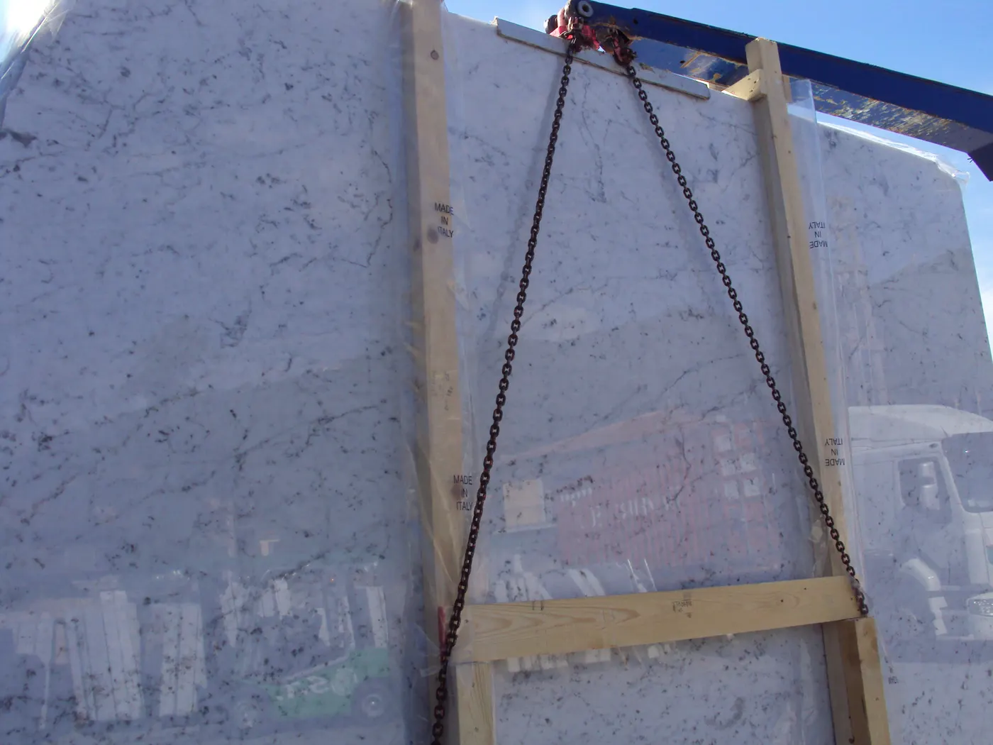 Bianco Gioia marble slab surface – Marmi di Carrara – grey, violet (46)