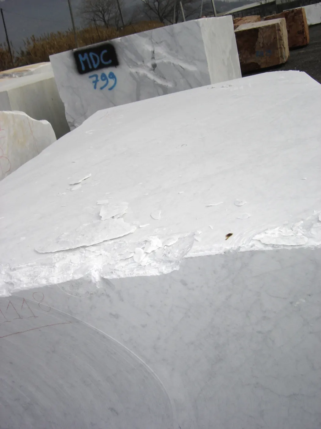 Bianco Gioia мрамор, карьерный блок – Marmi di Carrara – серый, слоновая кость (60)