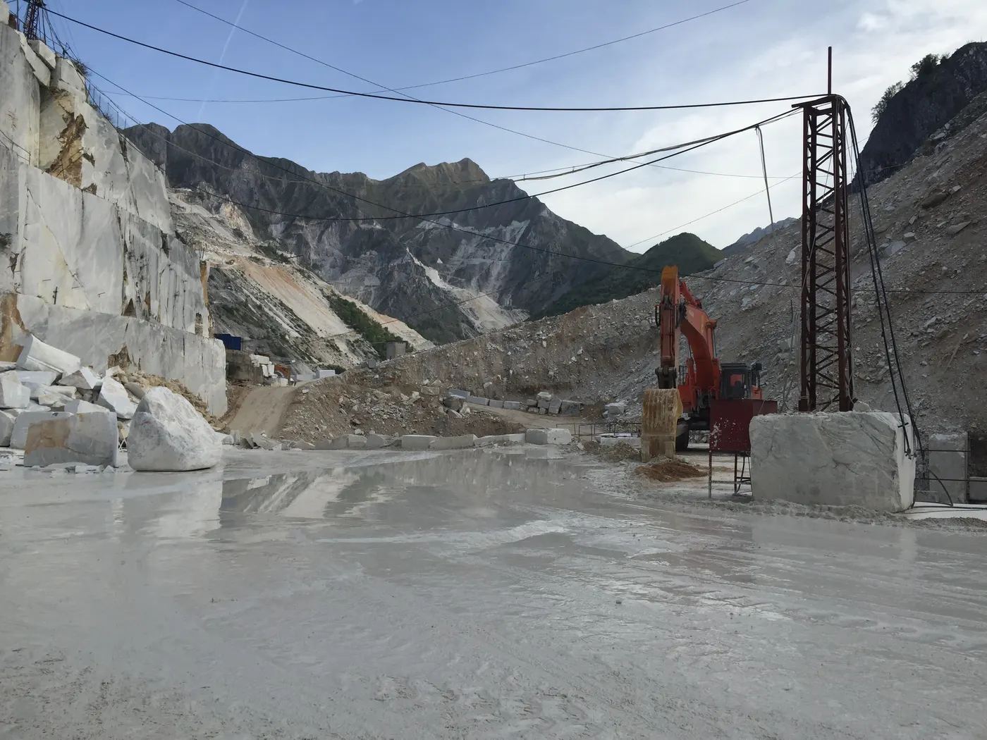 Bianco Gioia marbre, vue de carrière – Marmi di Carrara – gris, anthracite (9)