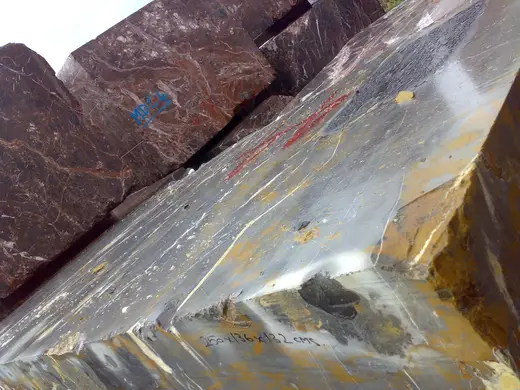 Black And Gold marbre, bloc de carrière – Marmi di Carrara – gris, anthracite (3)