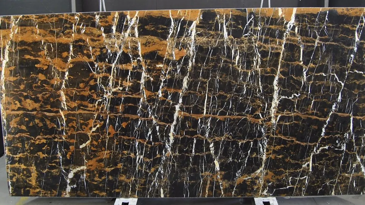 Black And Gold marbre, surface de dalle – Marmi di Carrara – anthracite, noir (5)