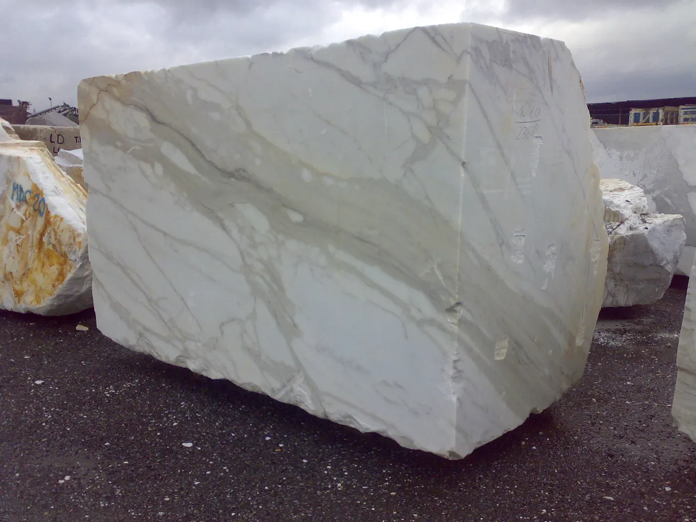 Calacatta Marmor, Steinbruchblock – Marmi di Carrara – grau, anthrazit (17)