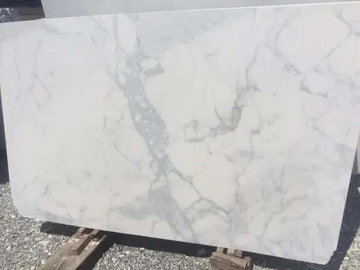 Calacatta мрамор, поверхность плиты – Marmi di Carrara – слоновая кость, светло-серый (27)