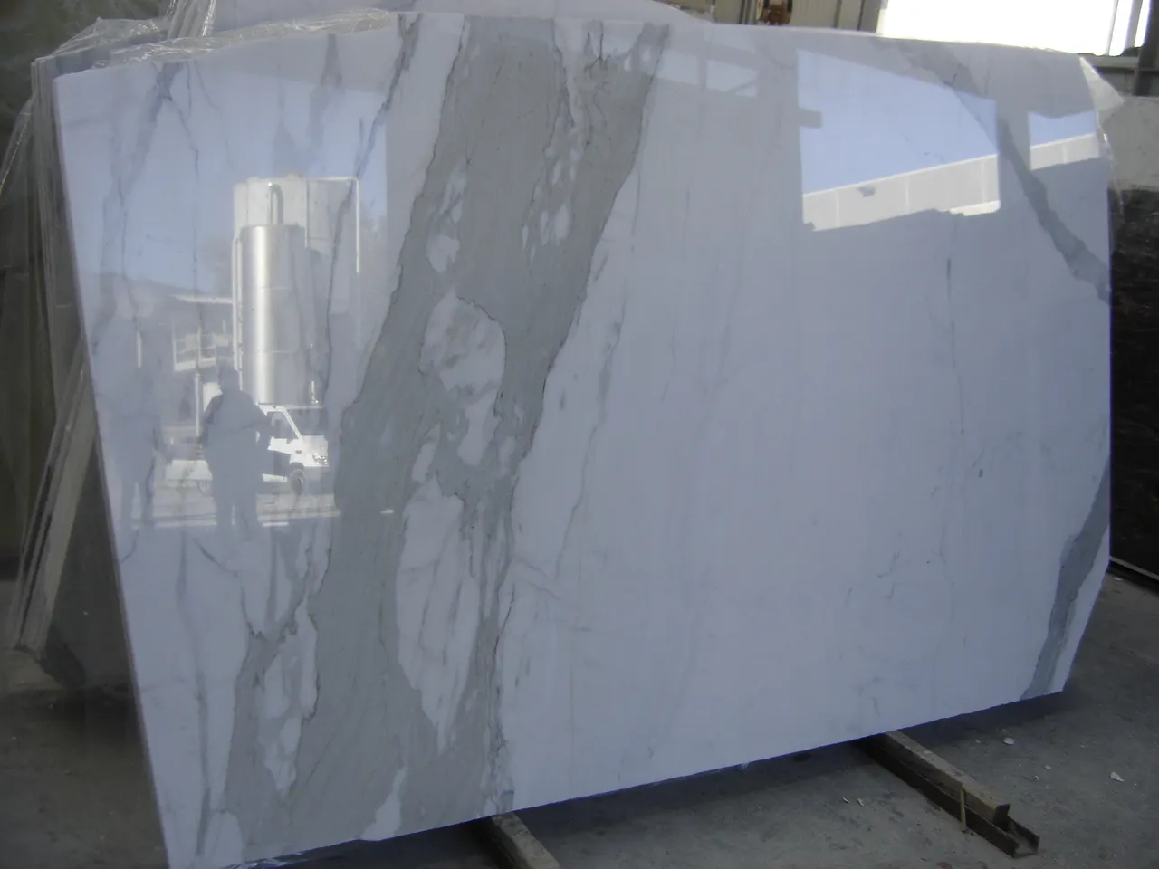 Calacatta marbre, surface de dalle – Marmi di Carrara – gris, anthracite (42)