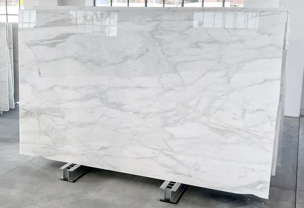 Calacatta marmo, superficie di lastra – Marmi di Carrara – avorio, grigio chiaro (50)