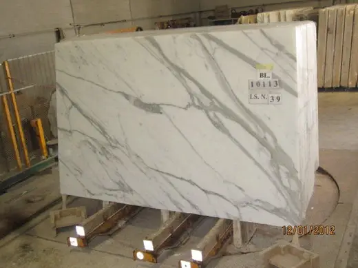 Calacatta мрамор, поверхность плиты – Marmi di Carrara – светло-серый, серый (65)