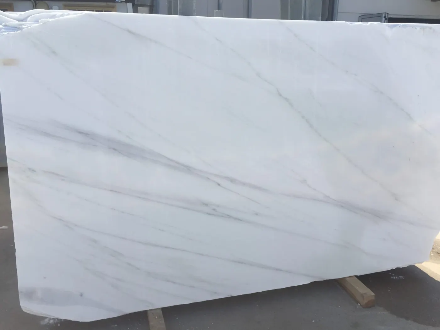 Calacatta marble slab surface – Marmi di Carrara – light grey, grey (77)