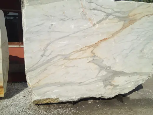 Calacatta мрамор, поверхность плиты – Marmi di Carrara – слоновая кость, светло-серый (8)