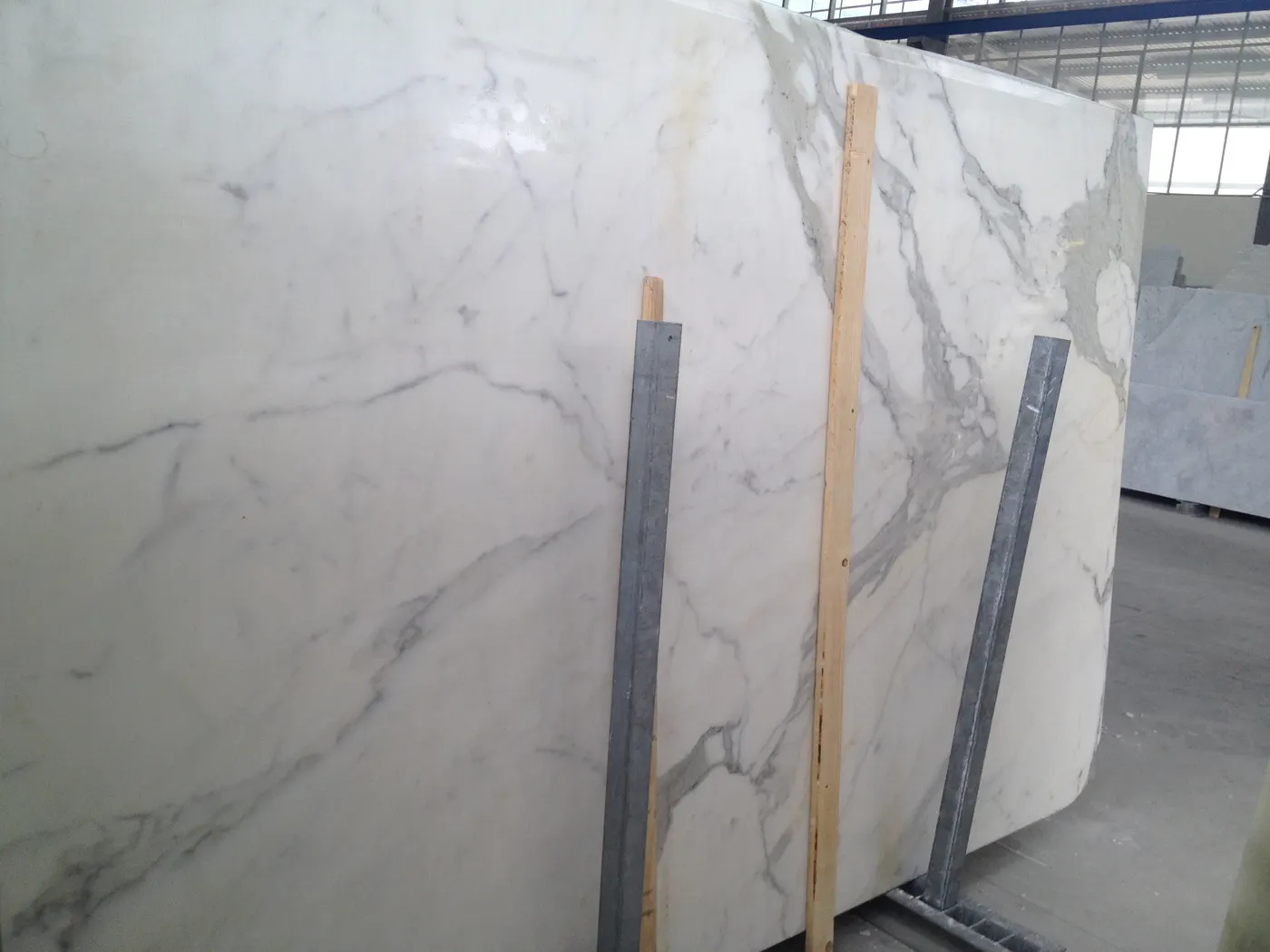 Calacatta Gold marble slab surface – Marmi di Carrara – grey, ivory (11)