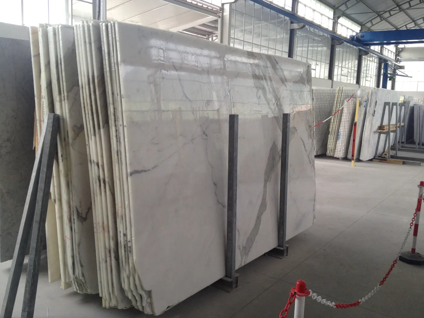Calacatta Gold Marmor, Plattenoberfläche – Marmi di Carrara – hellgrau, grau (14)