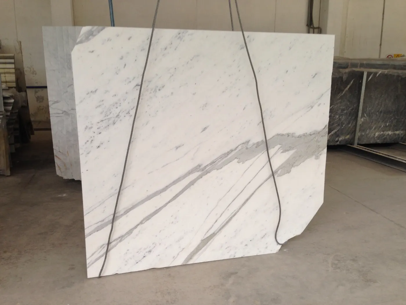 Calacatta Gold marmo, superficie di lastra – Marmi di Carrara – grigio, avorio (21)