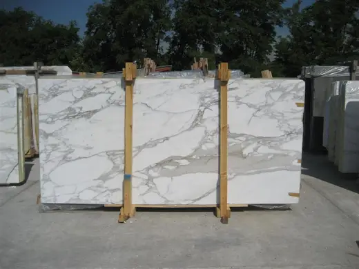 Calacatta Gold marble slab surface – Marmi di Carrara – light grey, black (36)