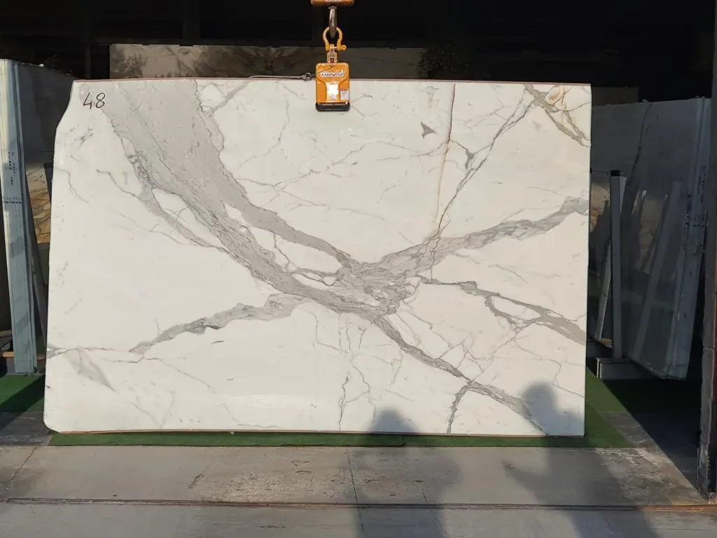 Calacatta Gold marmo, blocco di cava – Marmi di Carrara – avorio, nero (38)